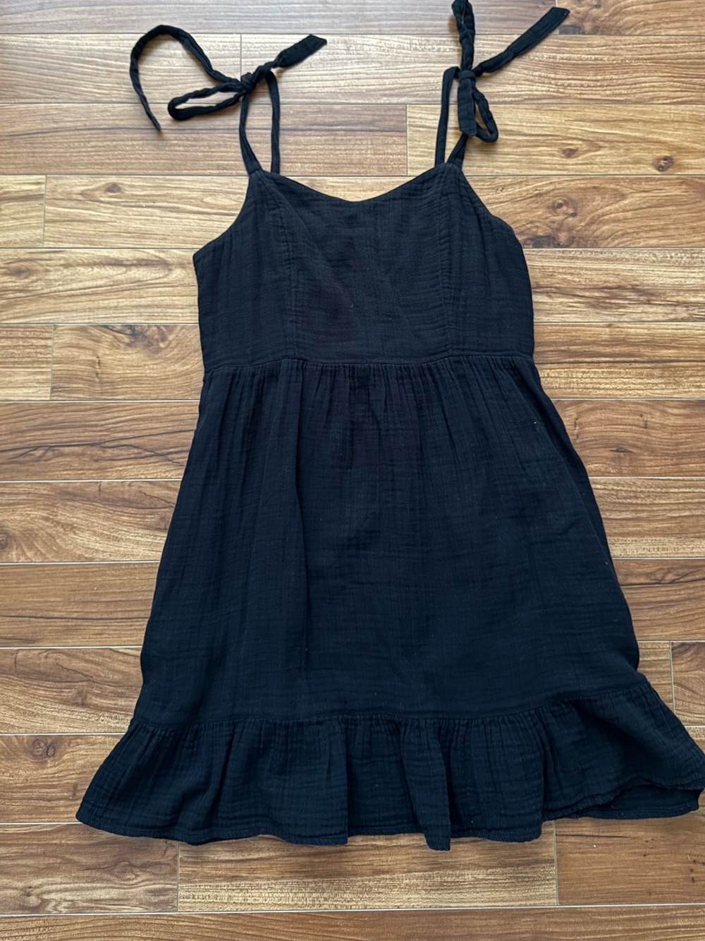 Old Navy Black Gauze Tie-Strap Mini Dress Size Medium